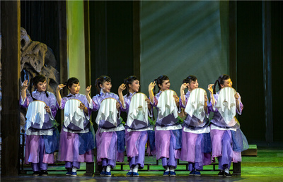 針線繪江南 絲弦訴匠心——大型錫劇《雪宧繡譜》首演的文化回響